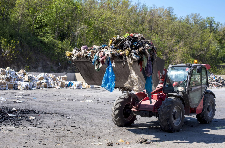 outdoor junk removal services